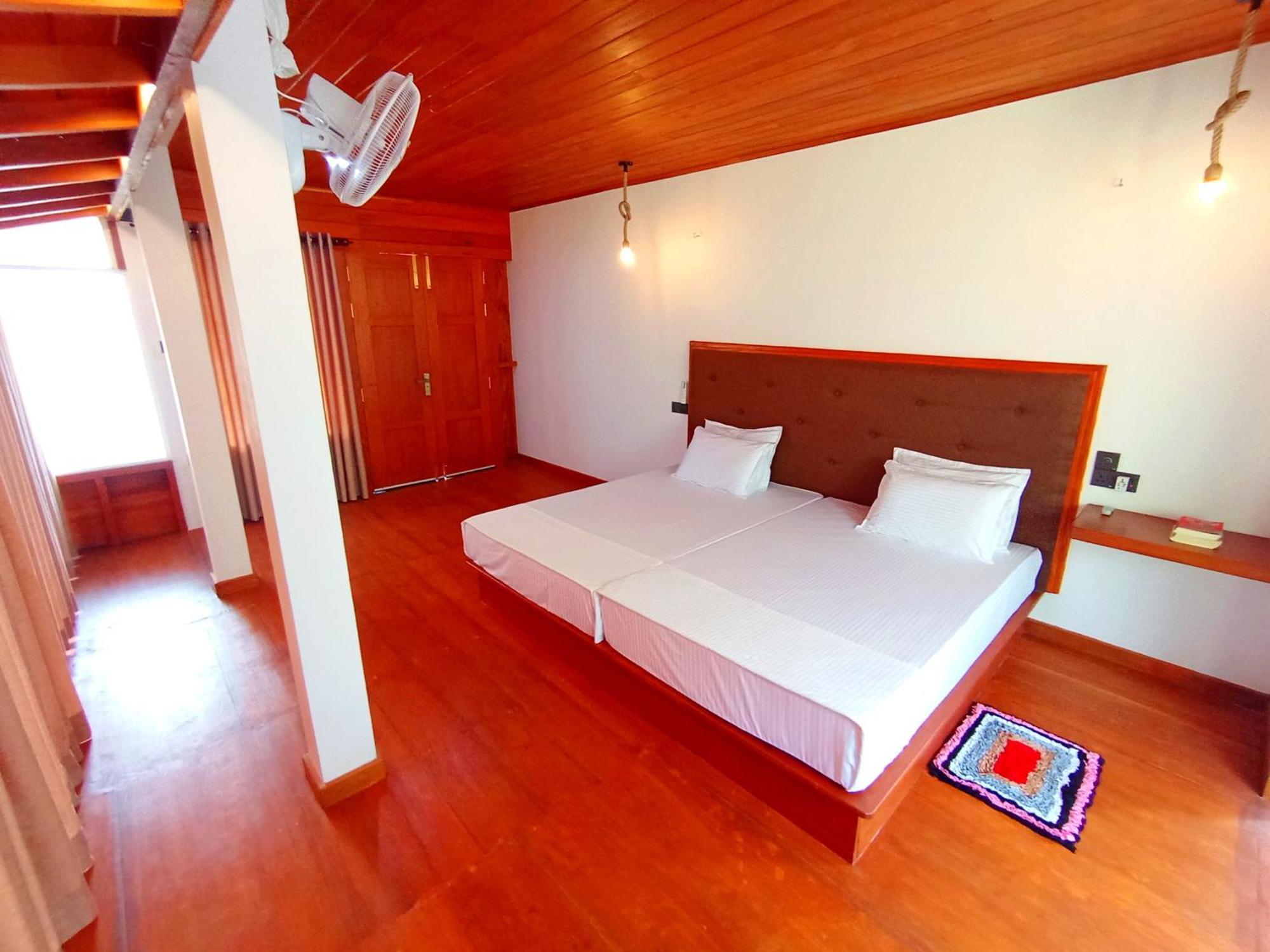 Thusara Guesthouse Mirissa Extérieur photo