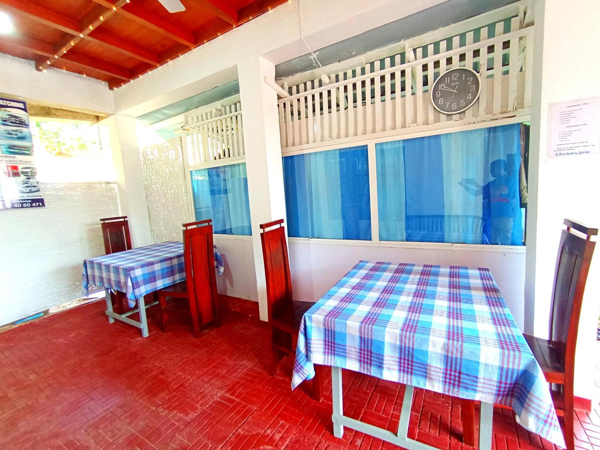 Thusara Guesthouse Mirissa Extérieur photo