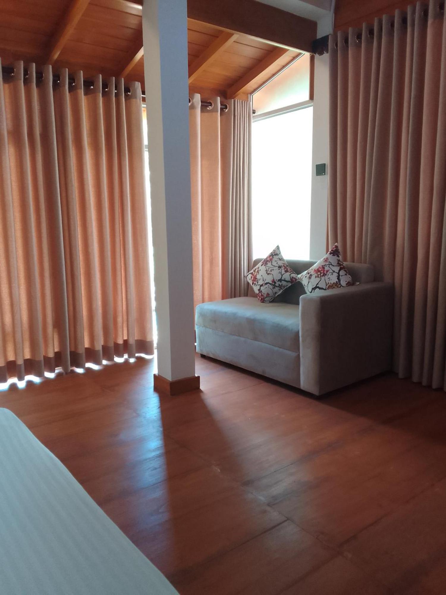 Thusara Guesthouse Mirissa Extérieur photo