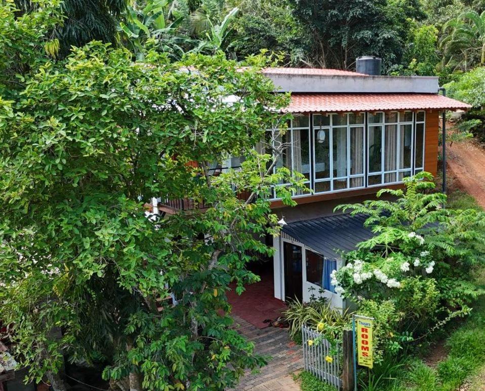 Thusara Guesthouse Mirissa Extérieur photo