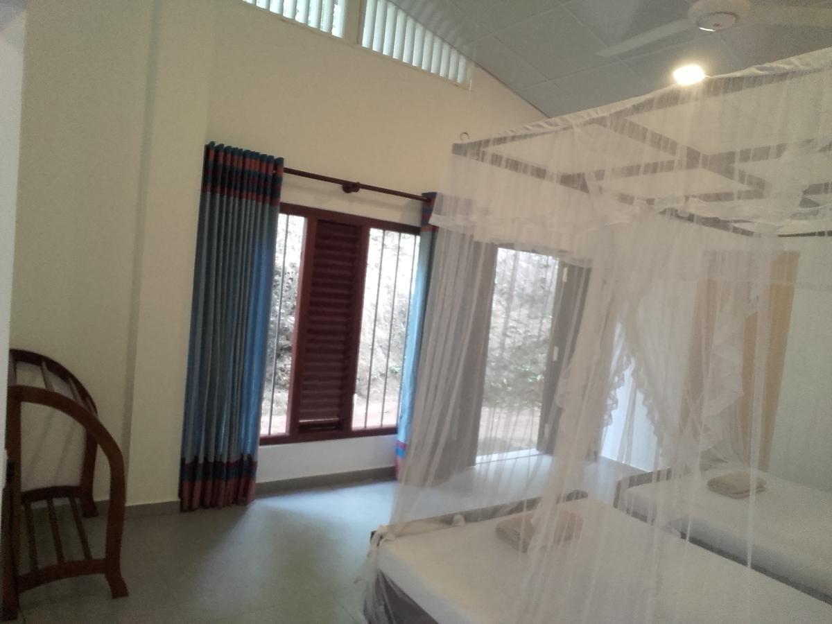 Thusara Guesthouse Mirissa Extérieur photo